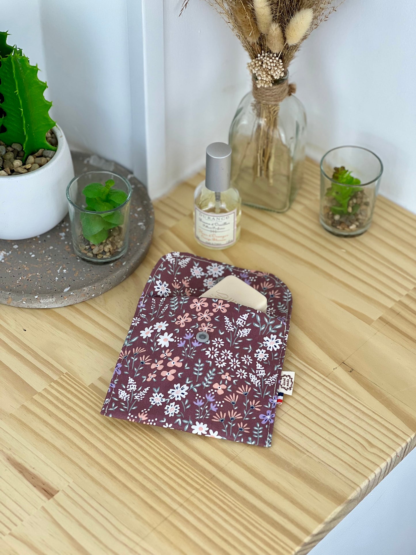 Pochette à savon FLEURS GRIS